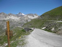 Vélos dans la montée du Col de l'Iseran